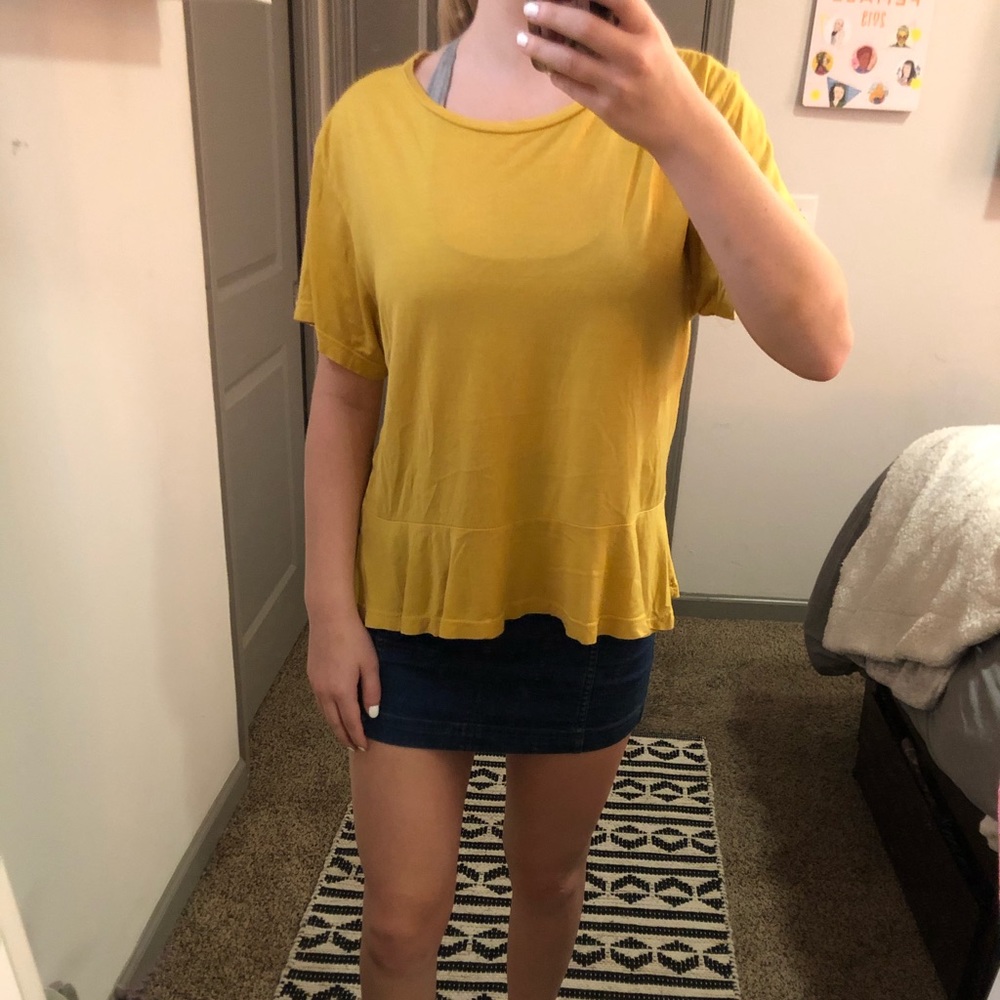 flowy yellow top